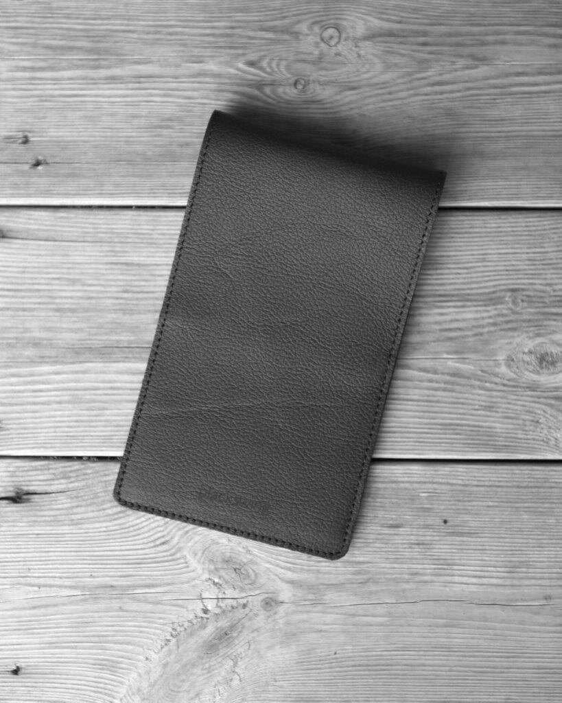 The black premium leather yardage book cover blackswing.golf - blackswing.golf